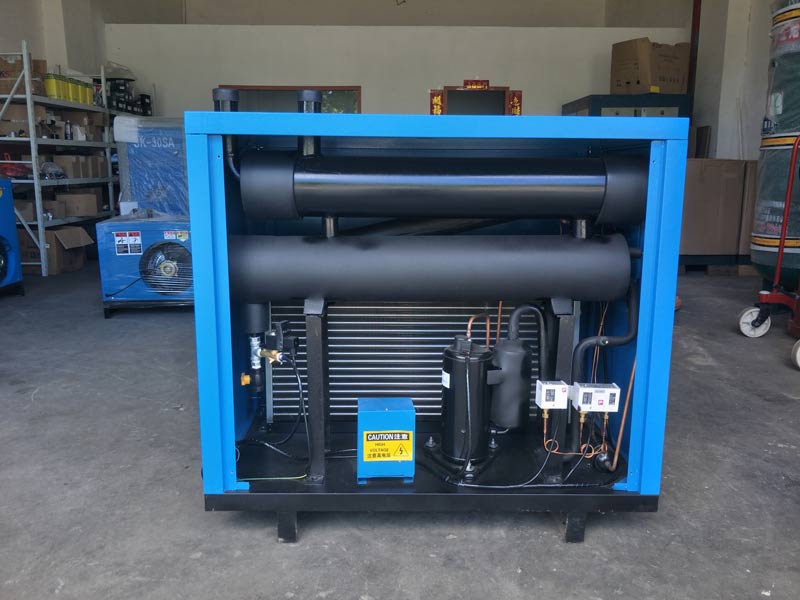 風(fēng)冷型冷干機(jī)對壓縮空氣進(jìn)氣溫度有何要求?